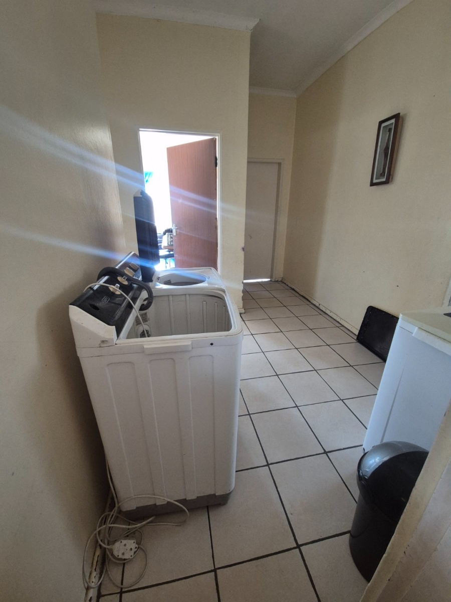 5 Bedroom Property for Sale in Uitenhage Upper Central Eastern Cape